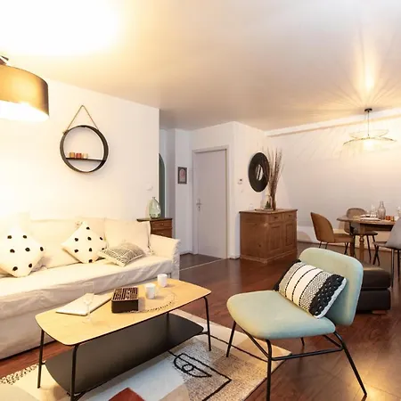 La Loge By 